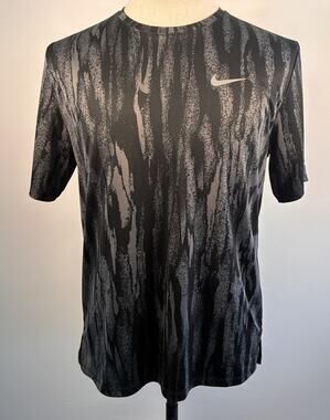Nike Running Dri-FIT Black Grey Graphic Print Short Sleeve Shirt Size M
